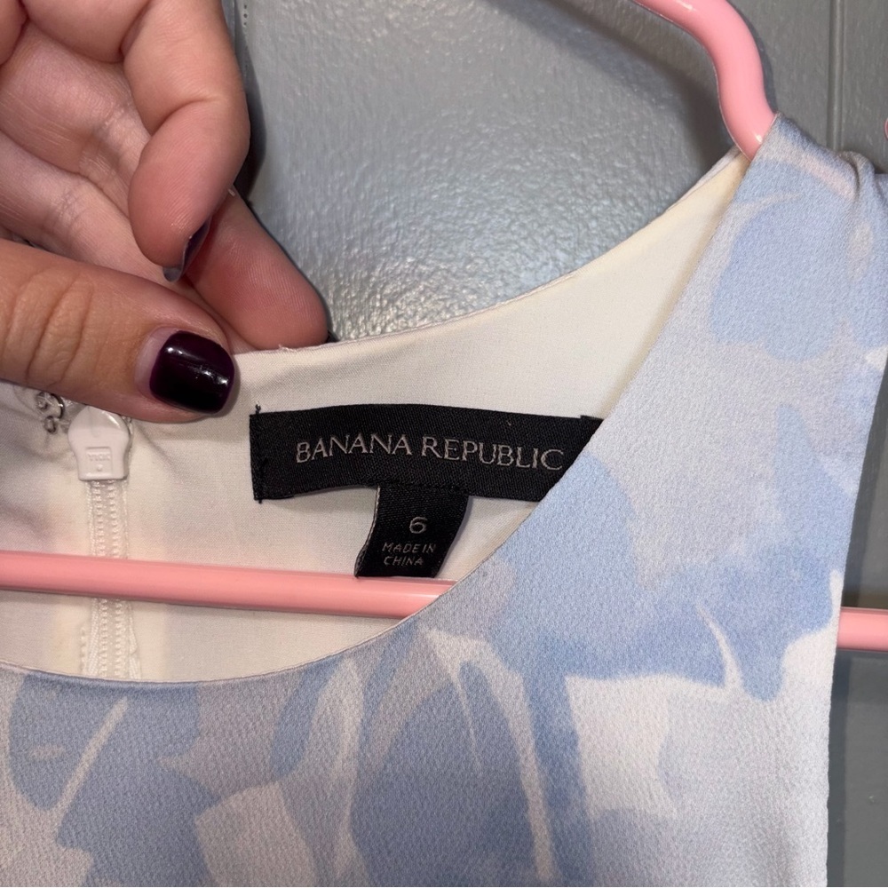 Banana Republic Racerback Sleeveless Blue White Floral Sheath Dress Size 6 - Picture 2 of 6